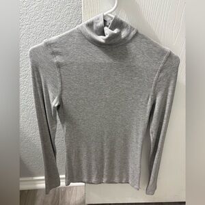 Frame Gris Heather Rib Turtleneck Top